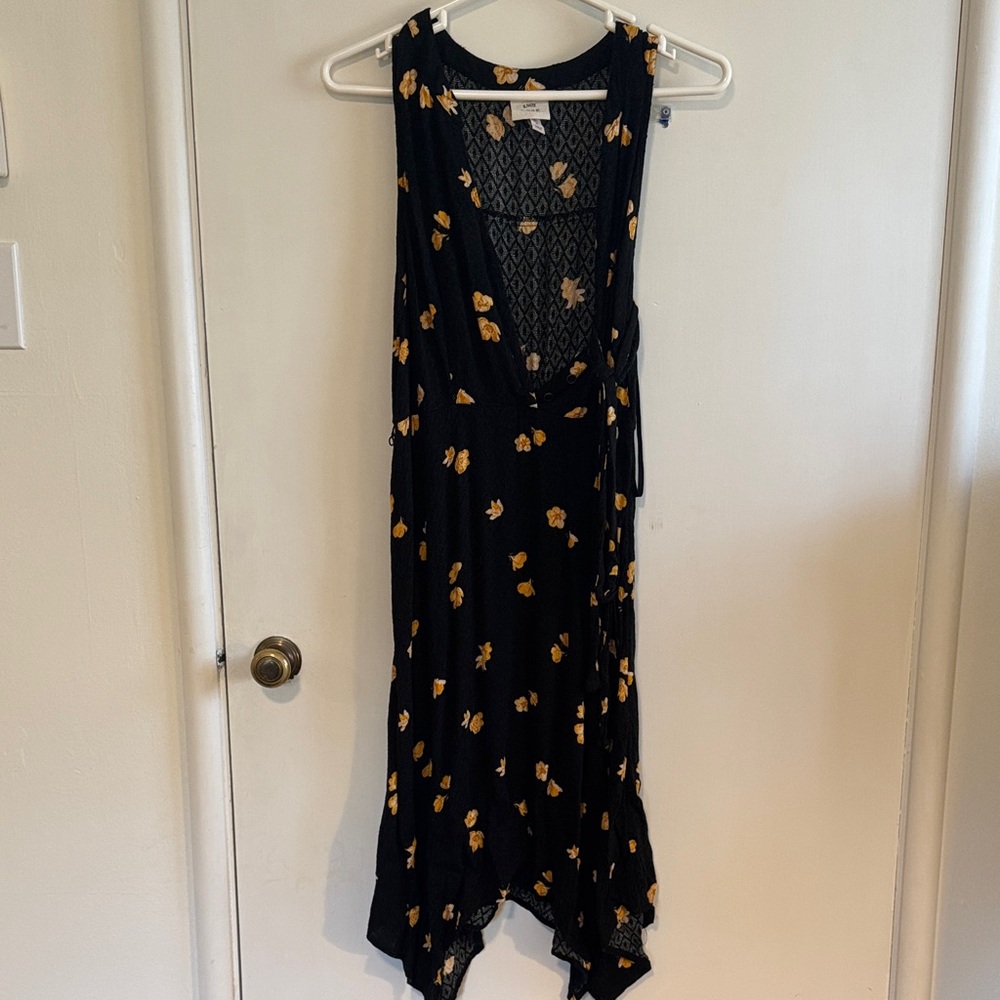 Knox Rose Black Dress with Gold Floral Accents